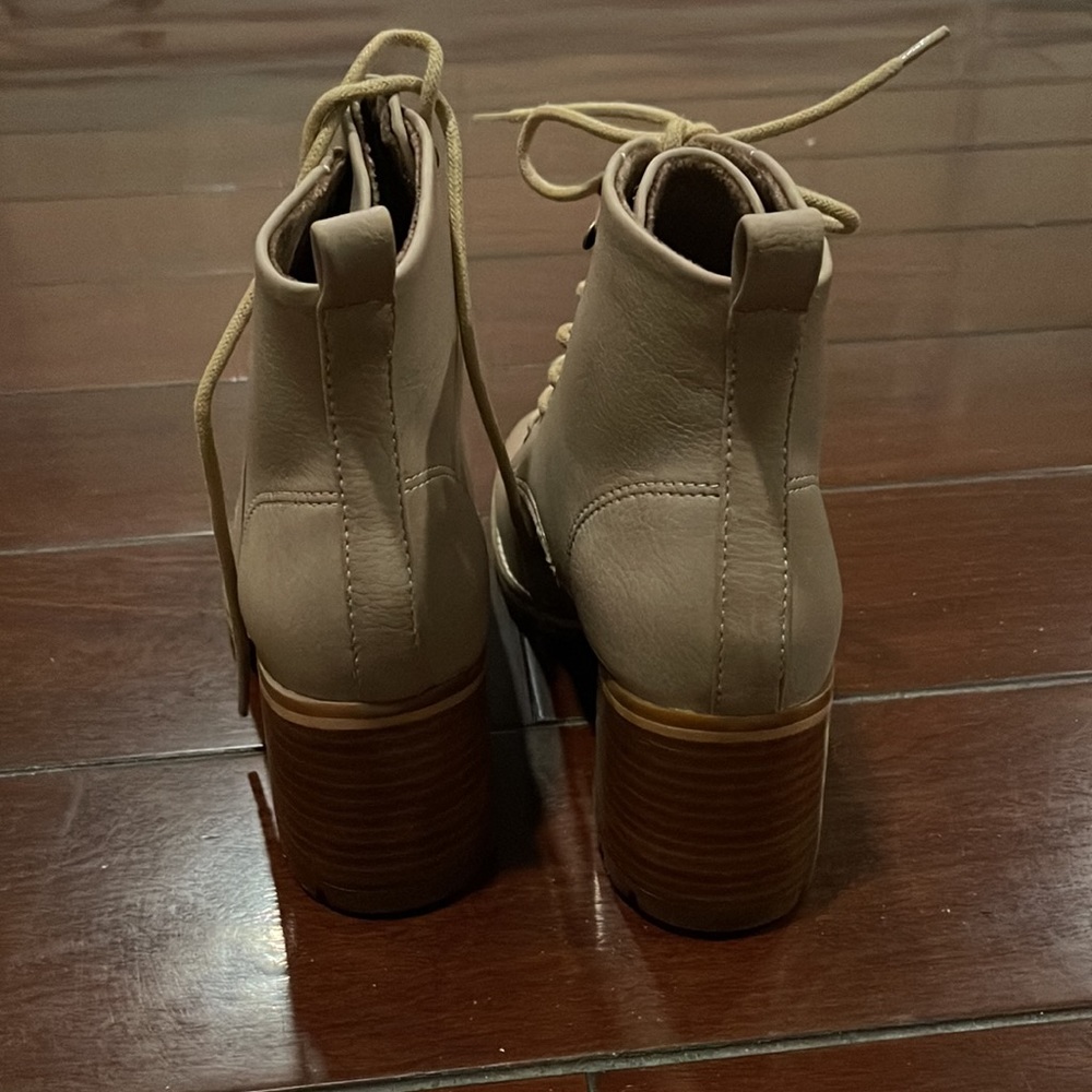 KORKS Chelsea Combat Lace-up Natural Heels Booties Beige size 6.5M - Picture 8 of 10